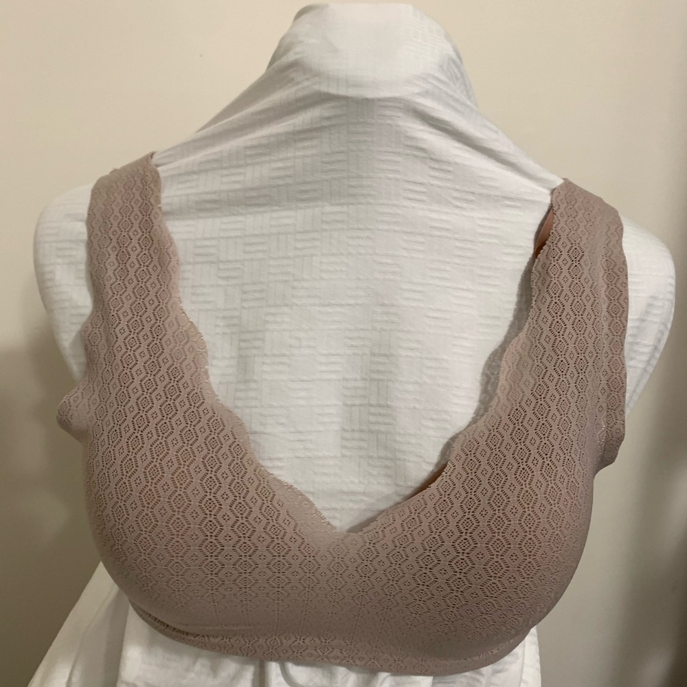 Seamless Lace Bralette - Tan